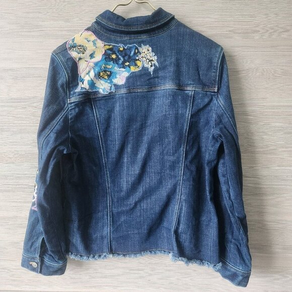 Chicos Long Sleeve Floral Embroidered Applique Denim Jacket Ladies Size 2 / L - Picture 5 of 16